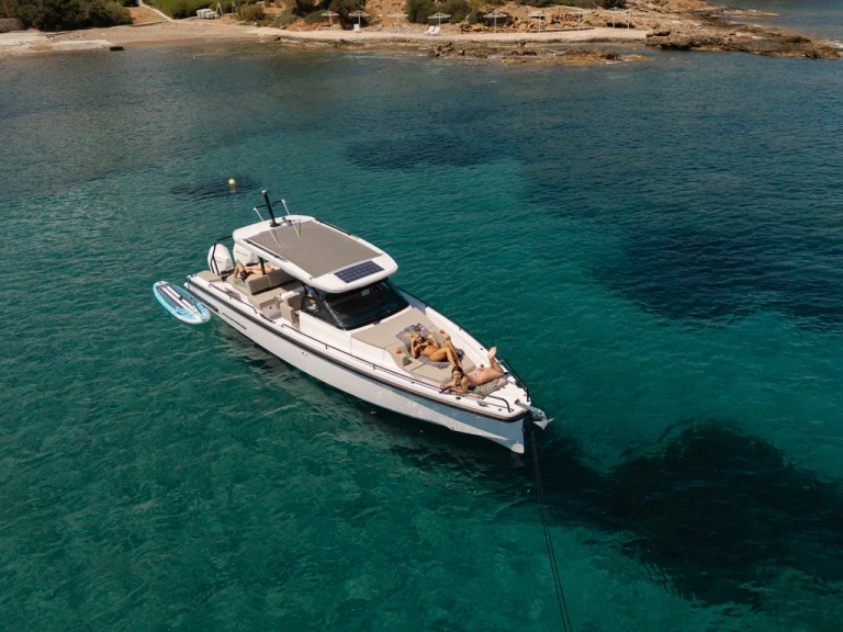 Huur een Axopar Axopar 37 Sun-Top in Athene