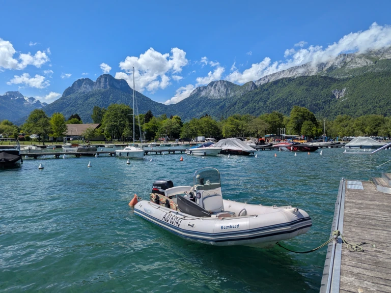 Verhuur RIB in Annecy - Bombard Explorer 500 SB