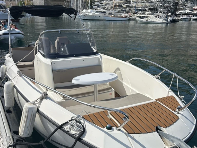 Verhuur Motorboot Quicksilver met vaarbewijs