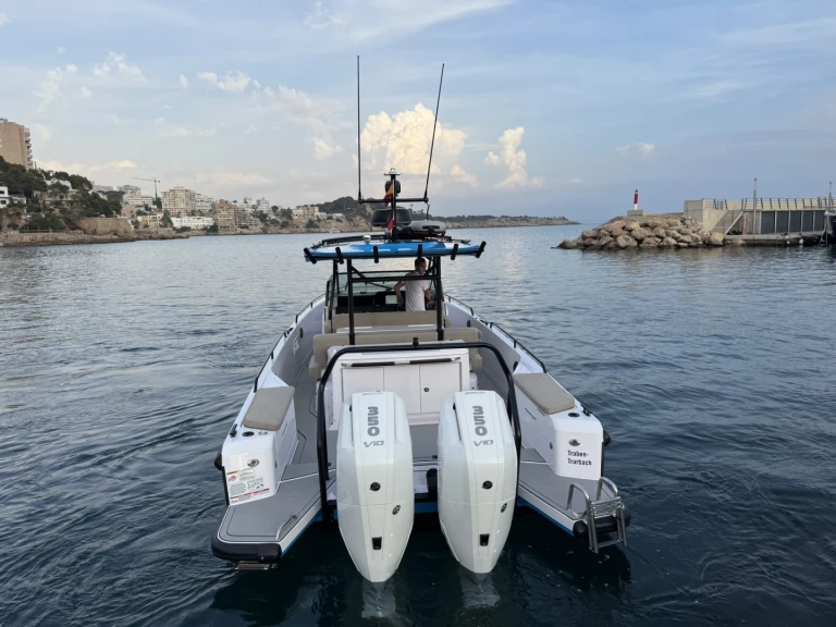 Huur Motorboot met of zonder schipper Axopar in Can Picafort