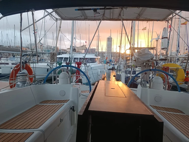 Huur een Bénéteau Oceanis 473 Clipper in Tivat