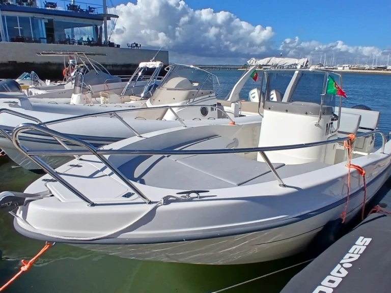 Verhuur Motorboot Capelli met vaarbewijs