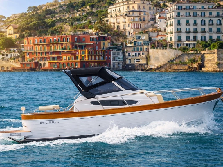 Huur een Mimi 8.50 in Positano