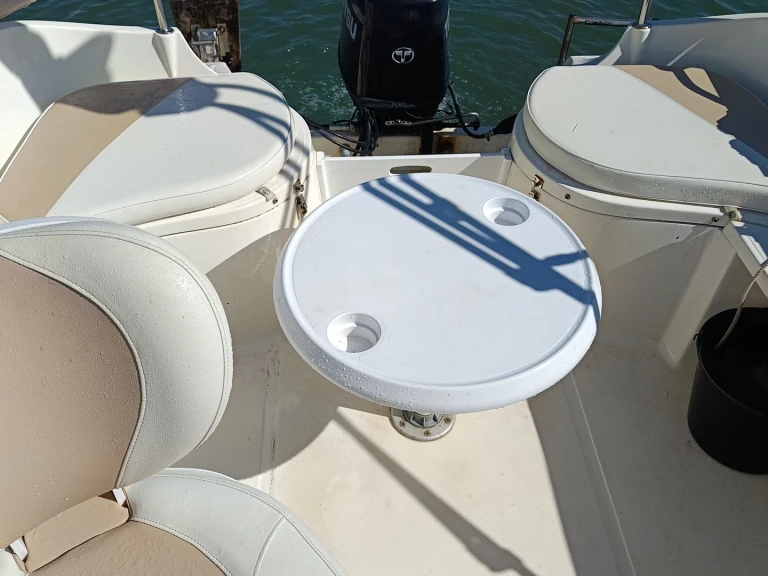 Bootverhuur Le Barcarès goedkoop Activ 470 Cabin