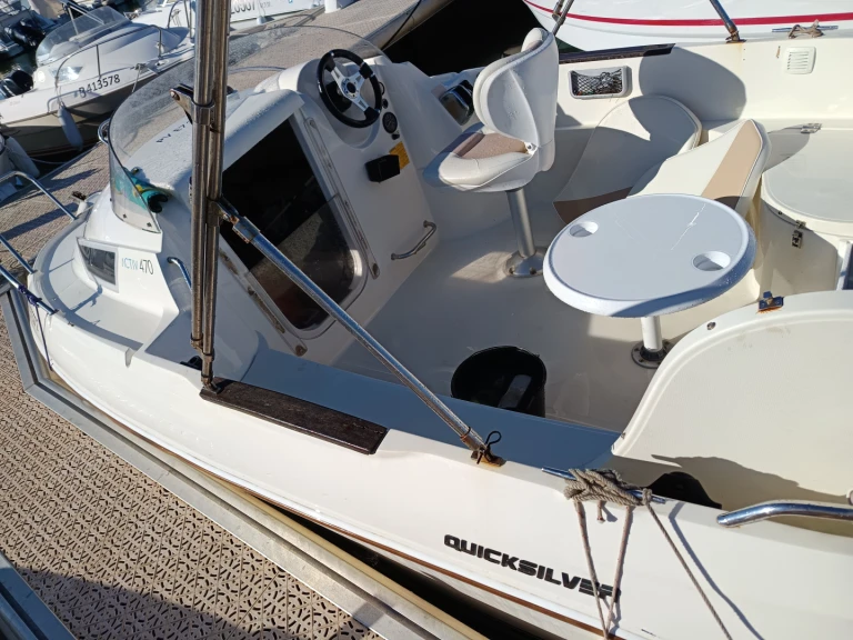 Verhuur Jacht in Le Barcarès - Quicksilver Activ 470 Cabin