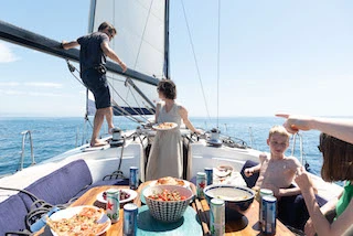 Huur een Bavaria Bavaria 49 in Barcelona