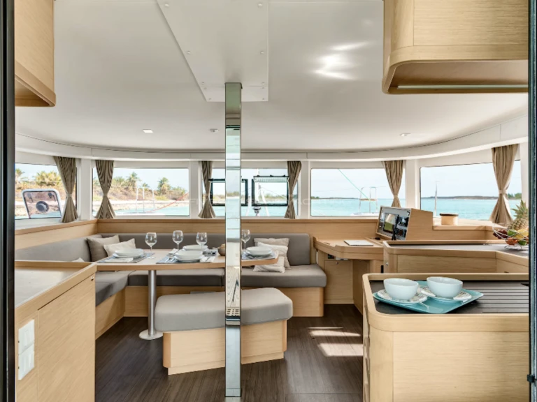 Lagoon Lagoon 42 te huur van particulier of professional in Palma de Mallorca