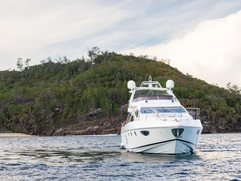 Azimut Azimut 68 te huur van particulier of professional in Mahé