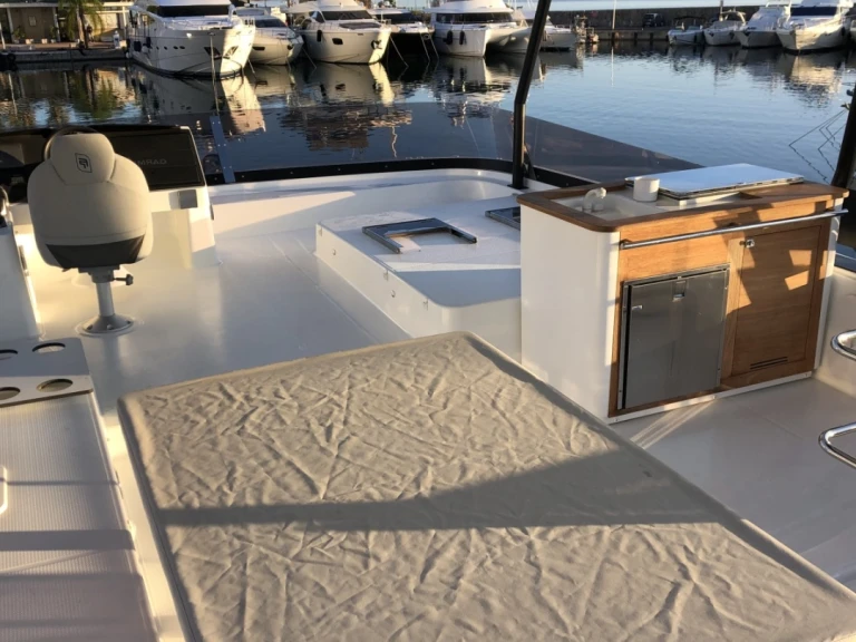 Bootverhuur Fountaine Pajot Fountaine Pajot MY 44 in Golfe-Juan via SamBoat