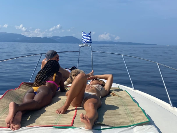 Huur een Sunseeker Portofino 400 in Nydri