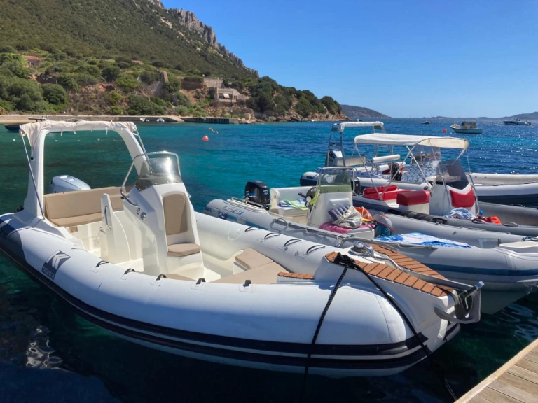 Bootverhuur Porto Rotondo goedkoop 700