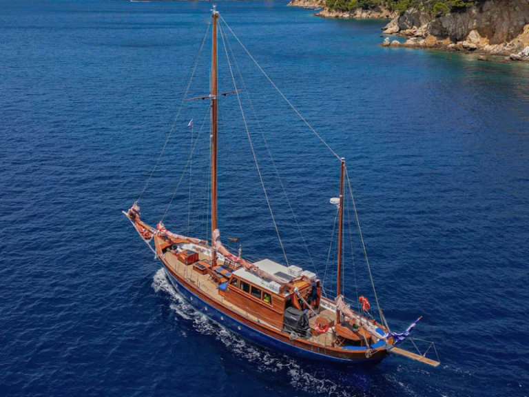 Verhuur Zeilboot in Skiathos - Custom made by Psarros shipping Liberty