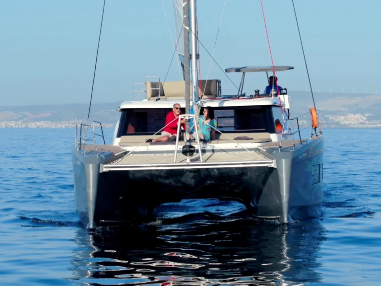 Verhuur Catamaran Aventura met vaarbewijs