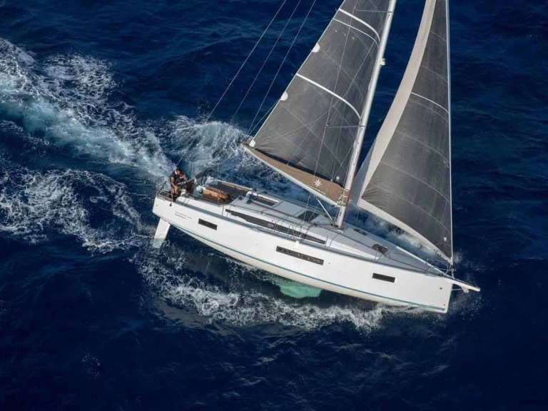 Huur een Jeanneau Sun Odyssey 410 in Trogir