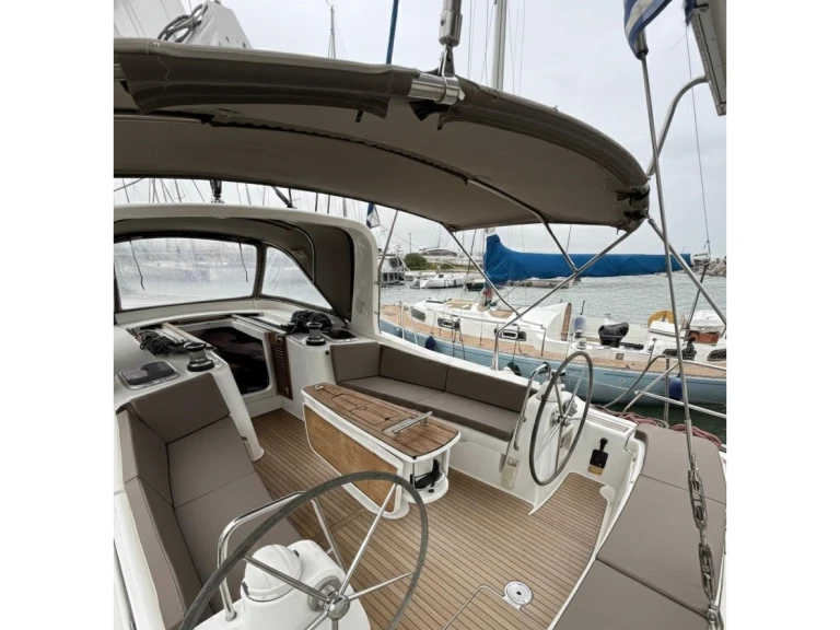 Bootverhuur Nikiána goedkoop Oceanis 50 Family