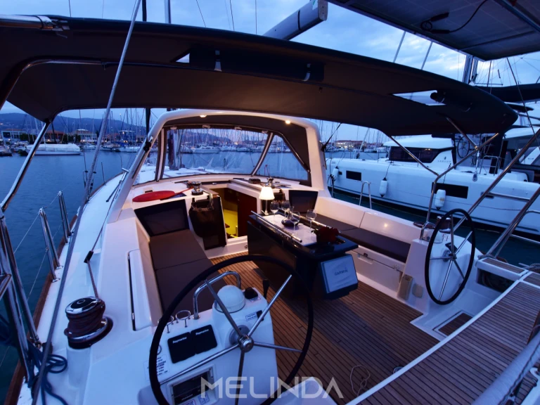 Huur een Bénéteau Oceanis 45 in Lefkáda