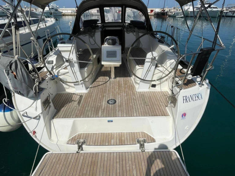 Bootverhuur Punta Ala goedkoop Cruiser 37