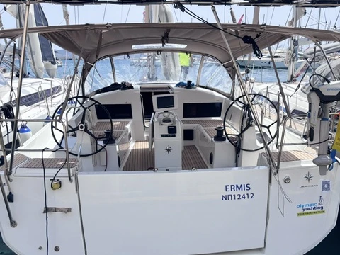 Bootverhuur Jeanneau Sun Odyssey 440 in Lávrio via SamBoat