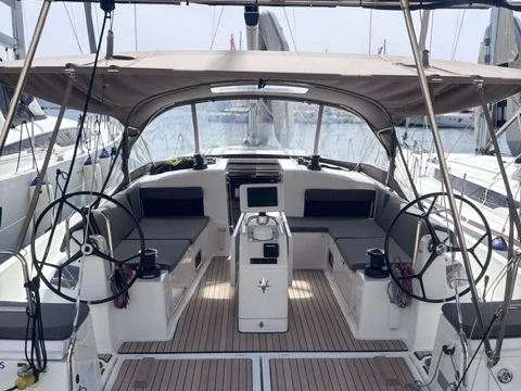 Zeilboot te huur in Lávrio voor de beste prijs
