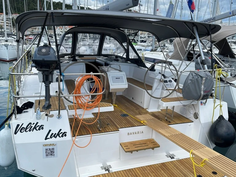 Jachthuur in Split - Bavaria Bavaria C38 via SamBoat