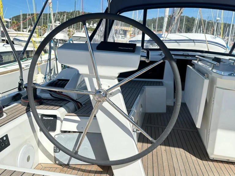 Huur een Bénéteau Oceanis 46.1 in Split