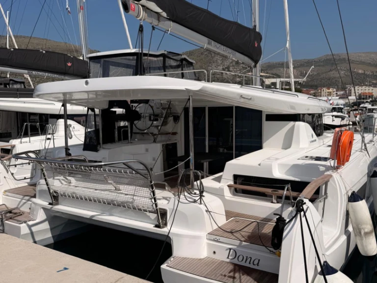 Huur Catamaran met of zonder schipper Lagoon in Seget Donji