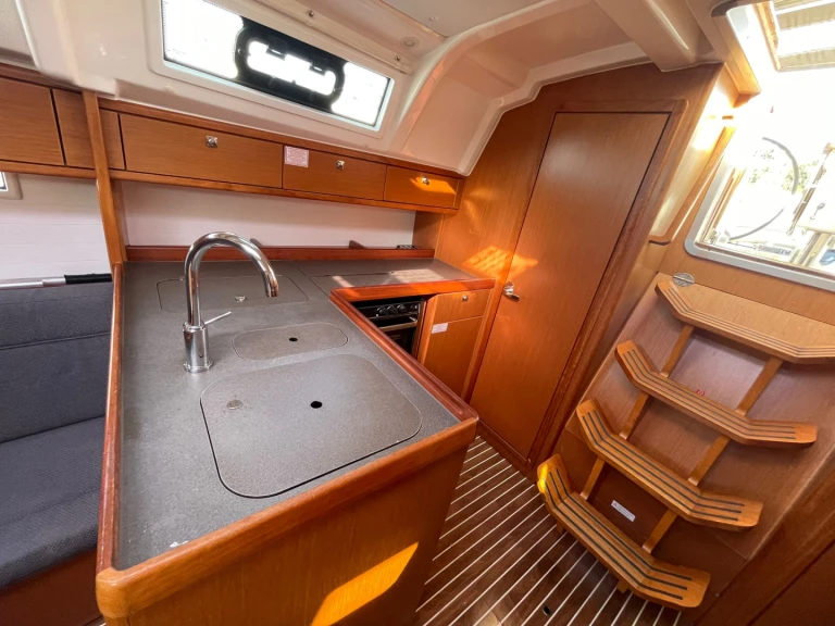 Bootverhuur Punta Ala goedkoop Cruiser 37