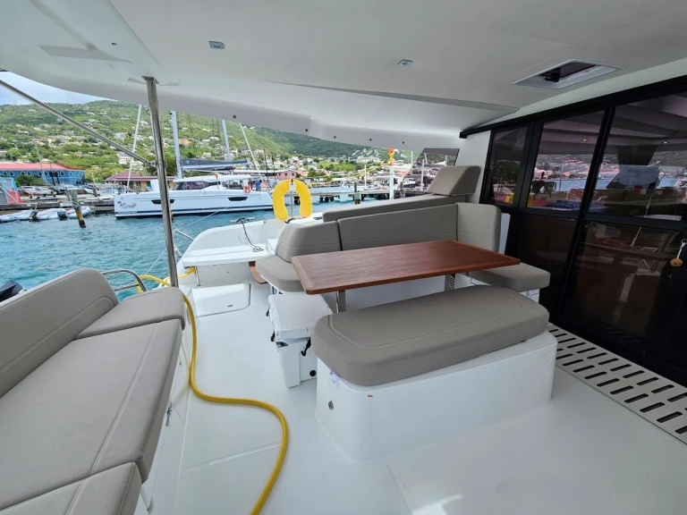 Bootverhuur Frenchtown goedkoop Fountaine Pajot FP 41 Maesto 3 