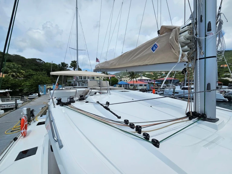 Verhuur Catamaran in Frenchtown - Fountaine Pajot Fountaine Pajot FP 41 Maesto 3 
