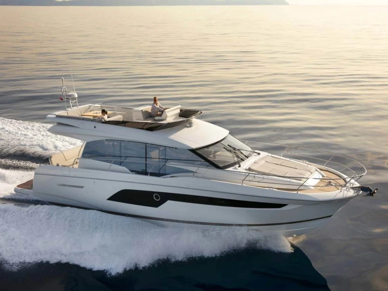 Huur Motorboot met of zonder schipper Prestige in Port-Haliguen