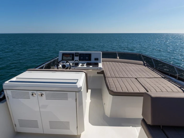Verhuur Motorboot Prestige met vaarbewijs