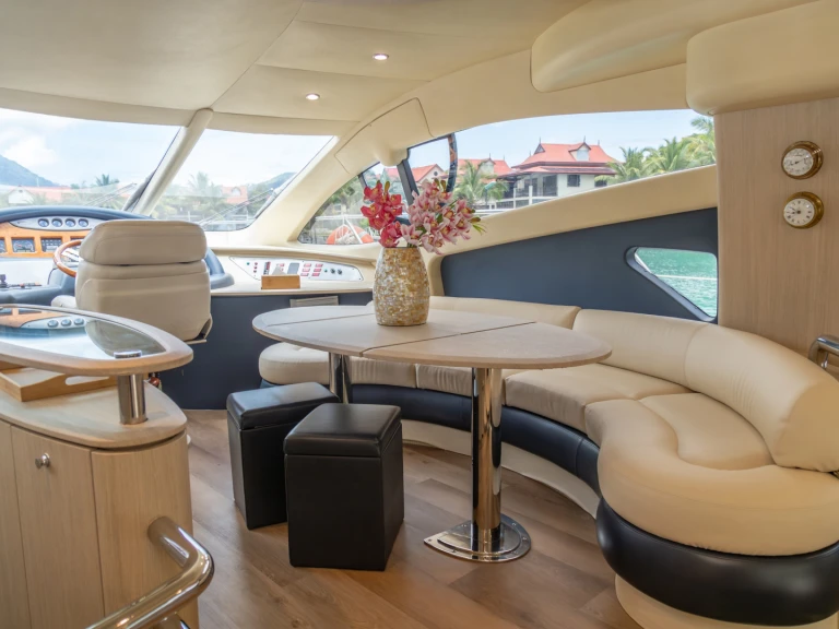 Bootverhuur Azimut Azimut 55 in Mahé via SamBoat