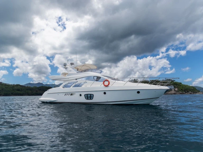 Motorboot te huur in Mahé voor de beste prijs