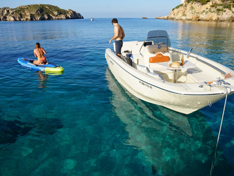 Motorboot te huur in Club Nàutic Santa Ponsa voor de beste prijs