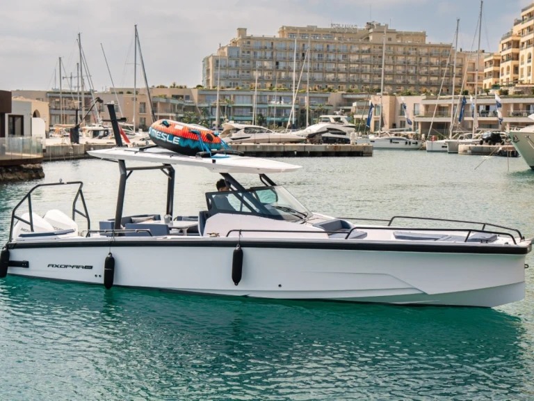Verhuur Motorboot Axopar met vaarbewijs
