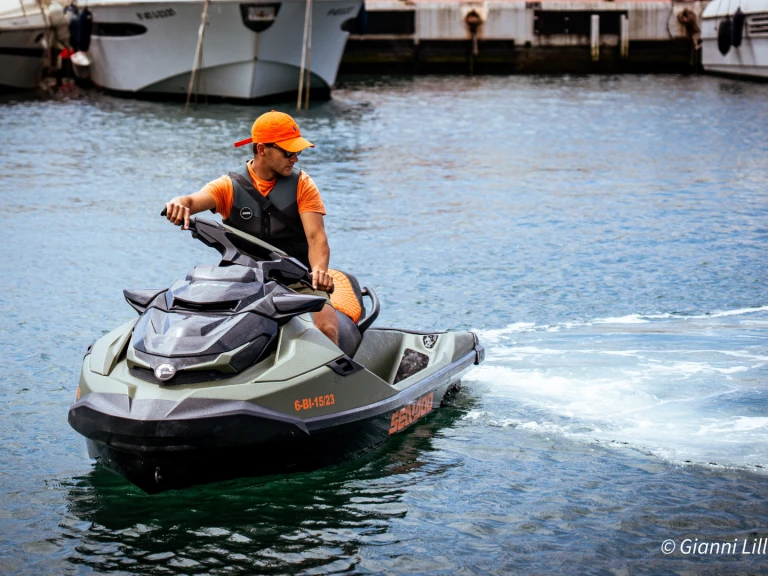 Bootverhuur Puerto Deportivo de Marbella goedkoop GTX PRO 130