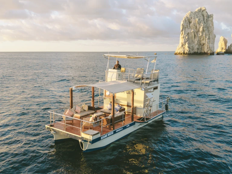 Huur Motorboot met of zonder schipper Custom Made in Cabo San Lucas