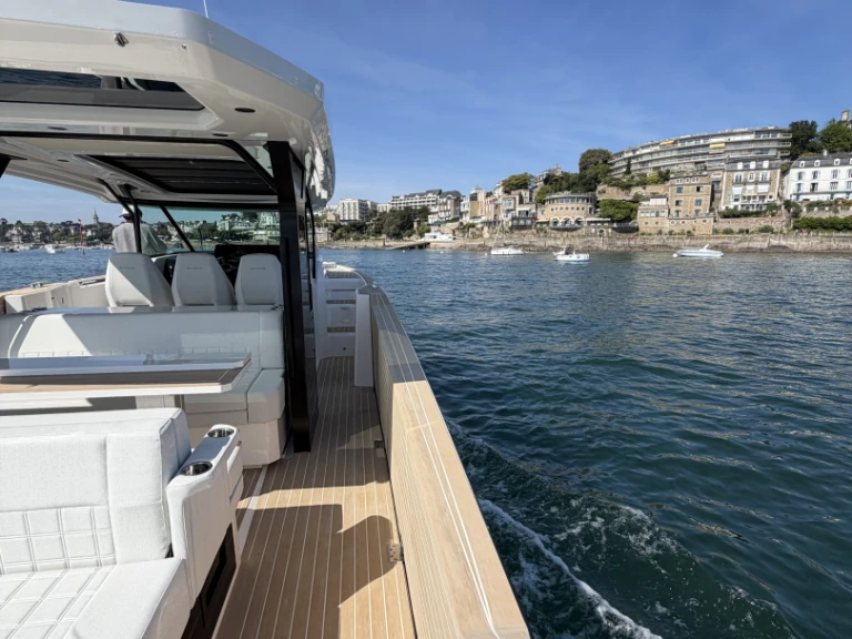 Jachthuur in Dinard - Saxdor SAXDOR 400 GTS via SamBoat