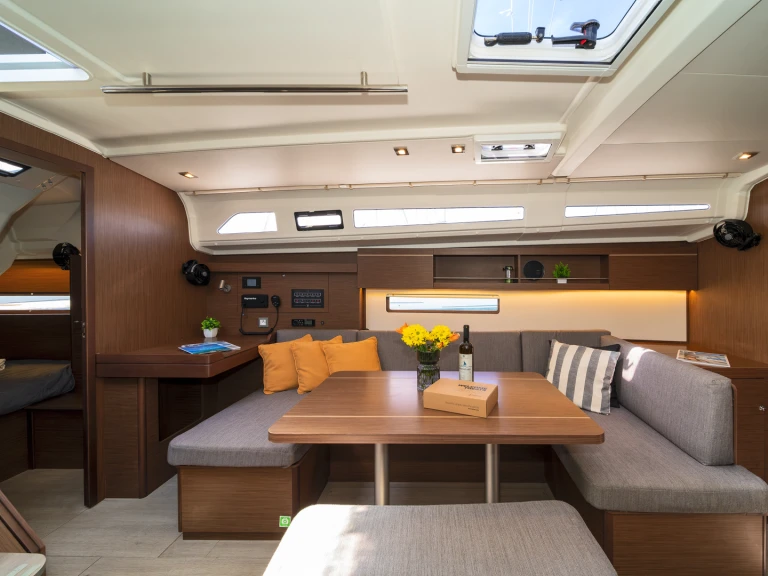 Verhuur Zeilboot Bénéteau met vaarbewijs