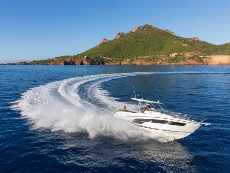 Verhuur Motorboot in Tivat - Jeanneau Cap Camarat 10.5 WA