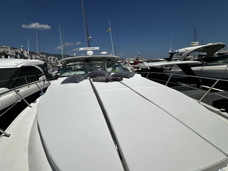 Bootverhuur Sea Ray Sea Ray 370 Sundancer in Marbella via SamBoat