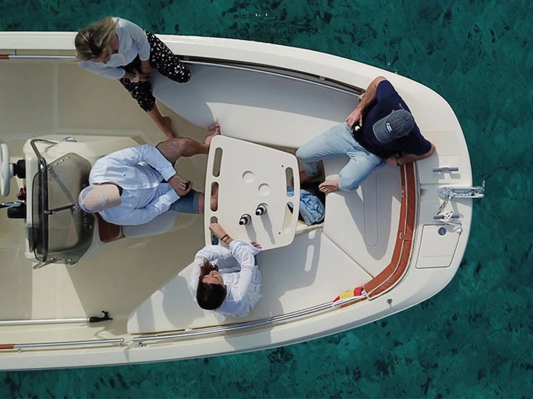 Invictus  Invictus 190 FX te huur van particulier of professional in Marina de Palamós