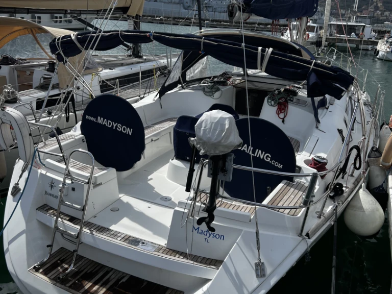 Huur een Jeanneau Sun Odyssey 44i in La Spezia