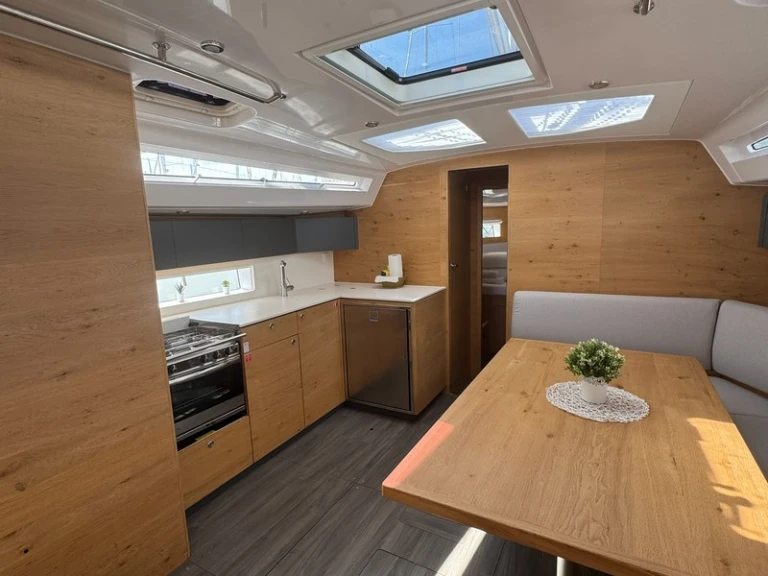 Bootverhuur Elan Impression 45 in Split via SamBoat