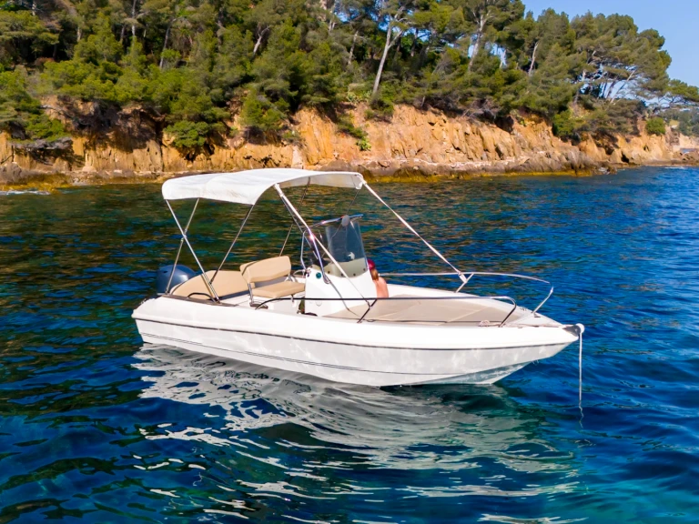 Huur een Capelli Cap 520 Open in Port de Bormes-les-Mimosas