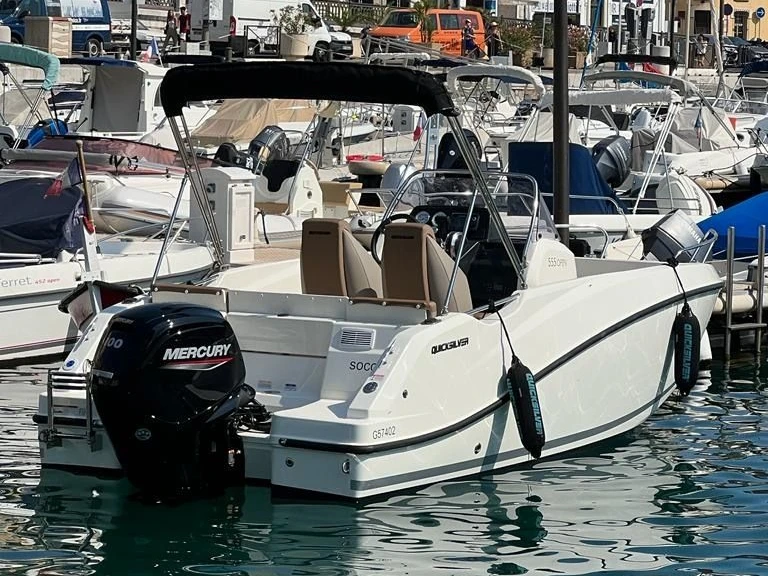 Motorboot te huur in Villefranche-sur-Mer voor de beste prijs
