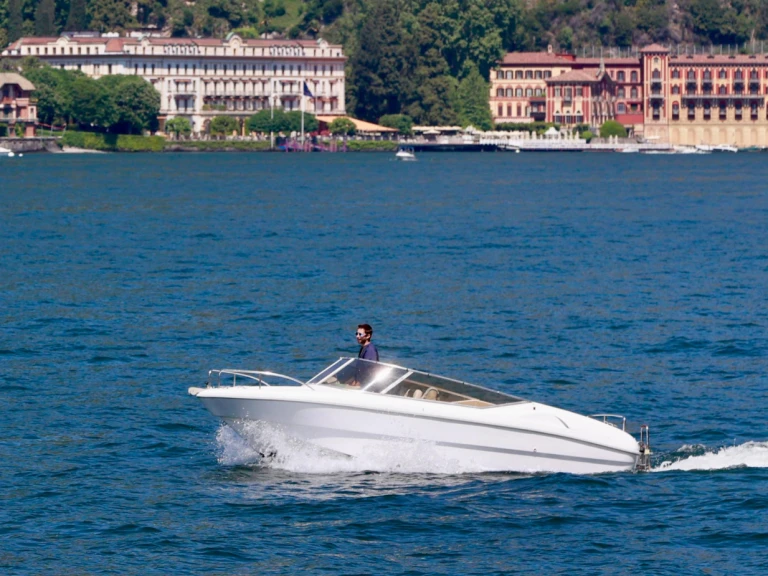 Motorboot te huur in Como (City) voor de beste prijs