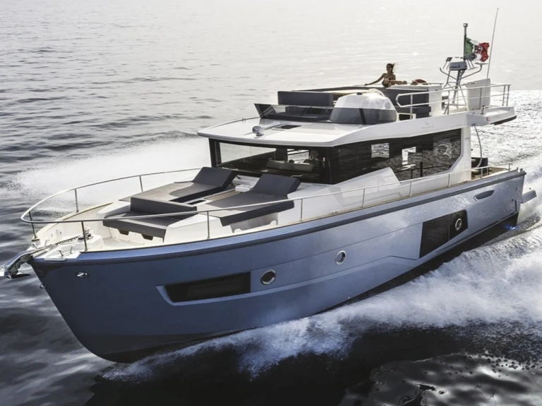 Huur Motorboot met of zonder schipper Cranchi in Cannigione