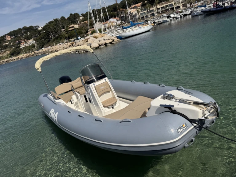 Huur een Bwa Sport 22 GT in La Madrague