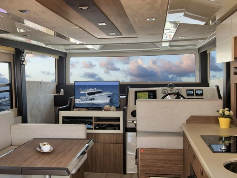 Jachthuur in Cannigione - Cranchi Cranchi T43 Eco Trawler via SamBoat
